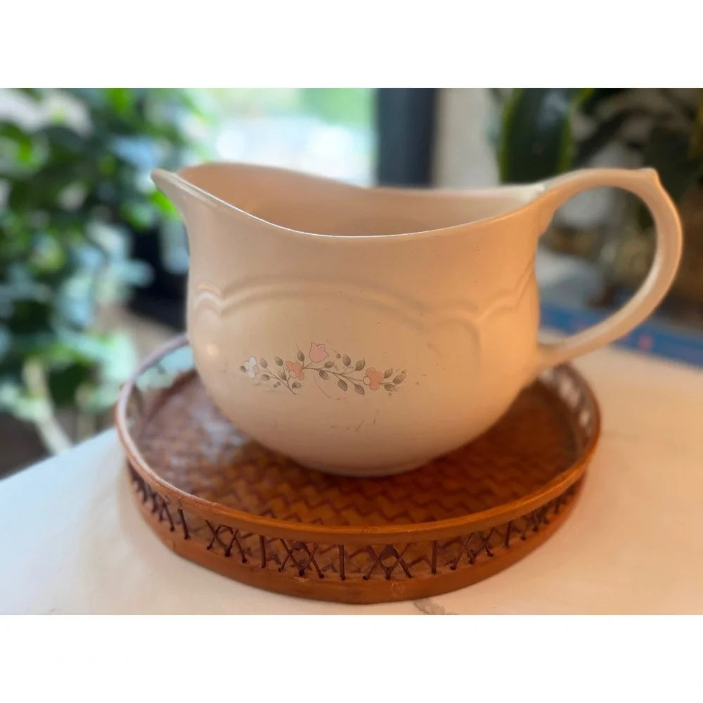 Pfaltzgraff Remembrance Large Batter Mixing Bowl with Handle and Pour Spout